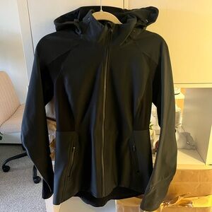 Lululemon rain resistant running jacket